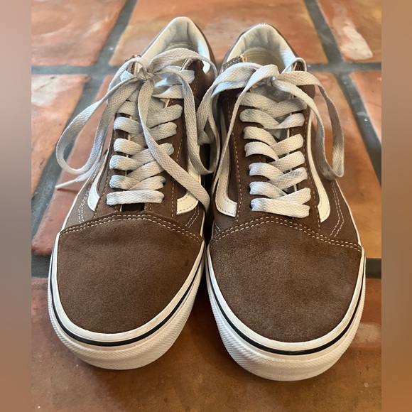 Vans. Only worn once. Size: women’s: 9.5/men’s: 8 - Picture 3 of 6